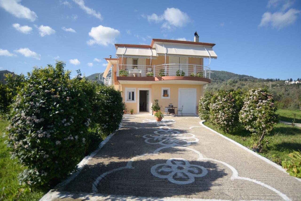 Mistral Apartments Kariotai Bagian luar foto