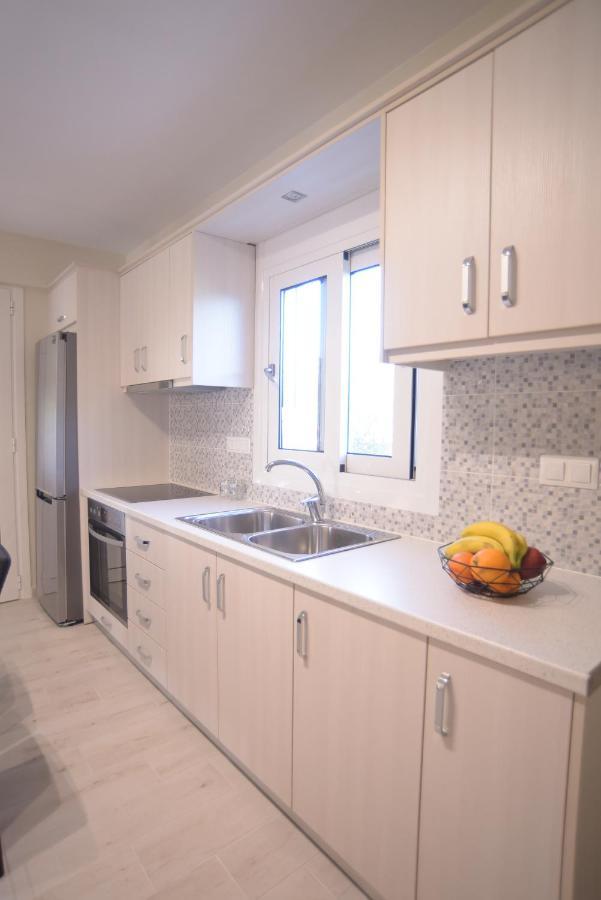 Mistral Apartments Kariotai Bagian luar foto